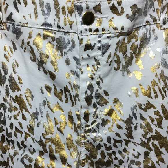 Chico’s Platinum Denim Women’s Cheetah Crop 3 - Picture 3 of 12